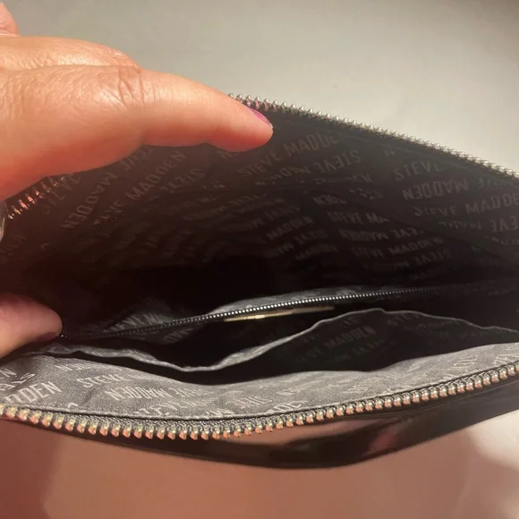 Steve Madden Black Shoulder Bag with Silver Chain Detail - Picture 4 of 6